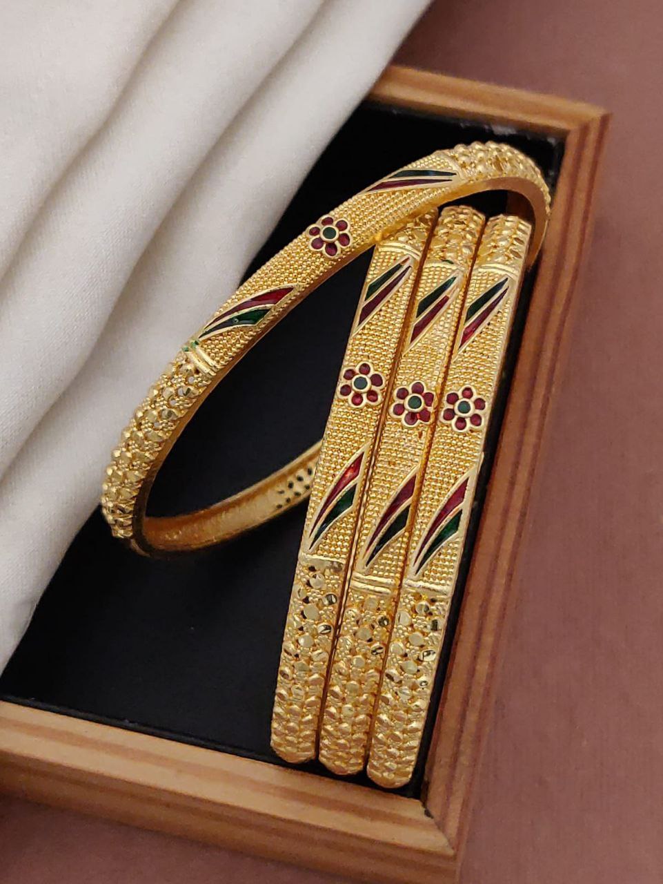 Pinki Bangals ( set of 4 )